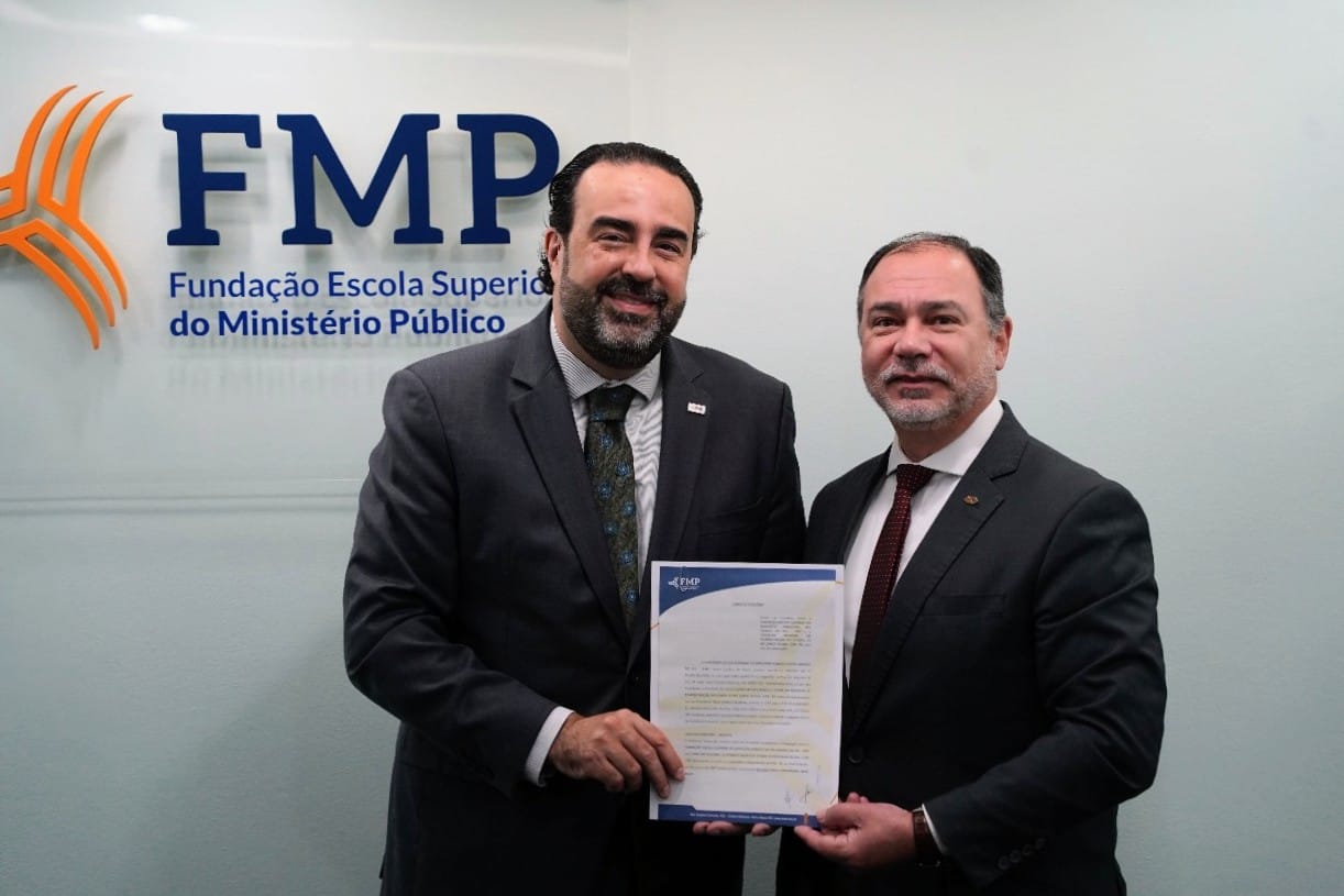 CRA-RS e FMP assinam convênio que beneficia administradores adimplentes